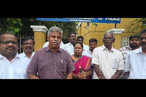 புதுச்சேரி மத்திய பல்கலைக்கழக மாணவர்கள் மீதான நடவடிக்கைக்கு எதிர்ப்பு – சிபிஎம், திமுக, விசிகவினர் கலைவாணனுடன் IPS சந்திப்பு