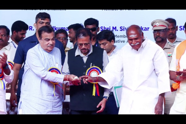 புதுச்சேரியில் ரூ.436 கோடி மேம்பால பணியை நிதின் கட்கரி தொடங்கி வைத்தார்