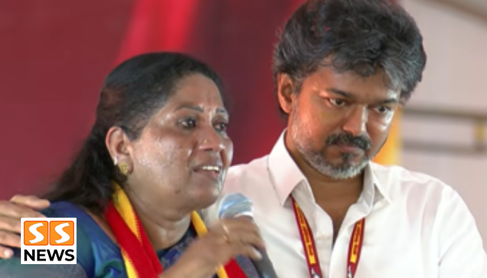 மேடையில் கண்ணீர் விட்ட சத்யபாமா!சத்யபாமாவின் தோளைத் தட்டிய விஜய் ...