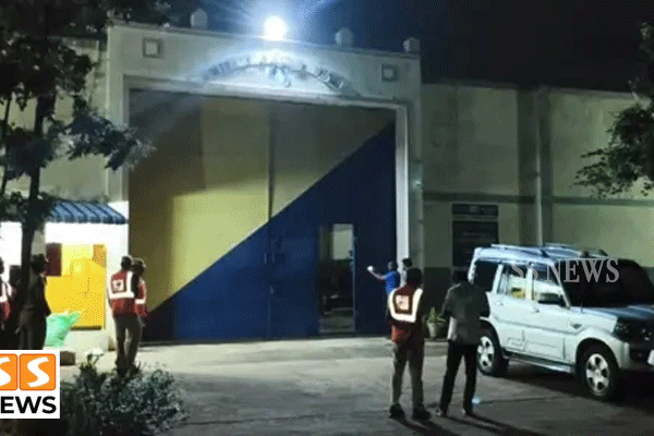 தேனி கிளைச் சிறையிலிருந்து 17 கைதிகள் தப்பியோட்டம் – 4 பேர் கைது!
