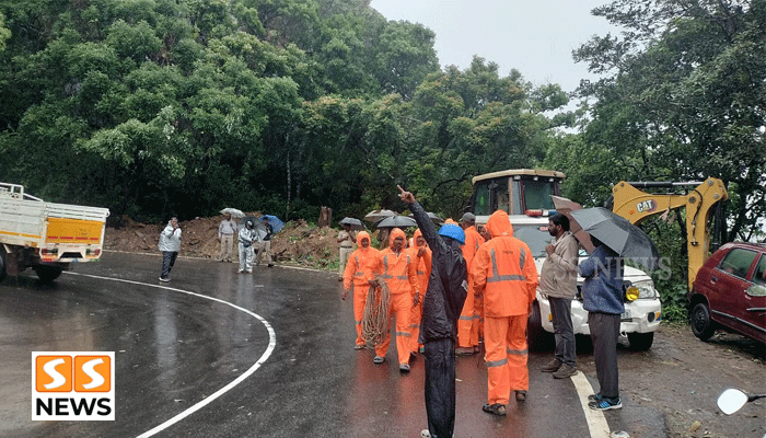 நீலகிரியில் கனமழை, நிலச்சரிவு அபாயம்! மாலை 6 மணி முதல் போக்குவரத்துக்குத் தடை !