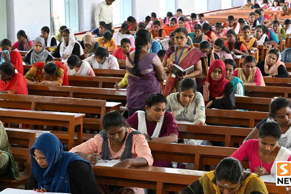 TNPSC குரூப் 2, 2ஏ தேர்வர்களுக்கு குட் நியூஸ்! ஹால் டிக்கெட் வெளியீடு!
