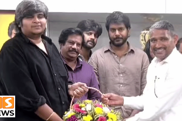 “டோரதி பார்ட் 2 எடுங்க!” – கார்த்திக் சுப்புராஜிடம் கோரிக்கை வைத்த அமைச்சர் வன்னி அரசு!